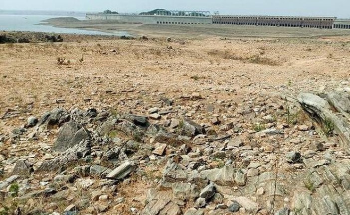 Water level in KRS dips further