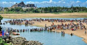 Holy dip The Cauvery has little water to offer at Tiruchi, but that did not dampen the spirits of the devout, who celebrated the Maha Pushkaram on Tuesday. Thousands of devotees are expected to take part in the event, being conducted after 144 years. M. Moorthy