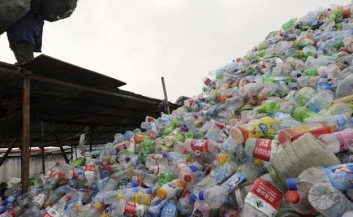 Plastic pollution needs to be curbed, says UN Environment head Erik Solheim